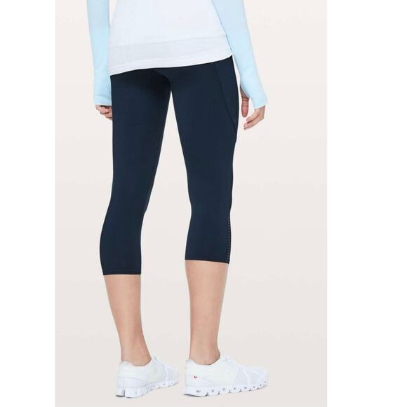 Lululemon true navy fast and free crop II “nulux 19” women’s 12 - Picture 4 of 10